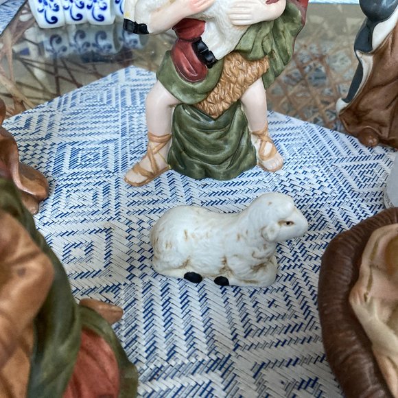 Nativity Set CHRISTMAS  9 Piece Large Figurines  Vintage  Handpainted - Picture 4 of 7